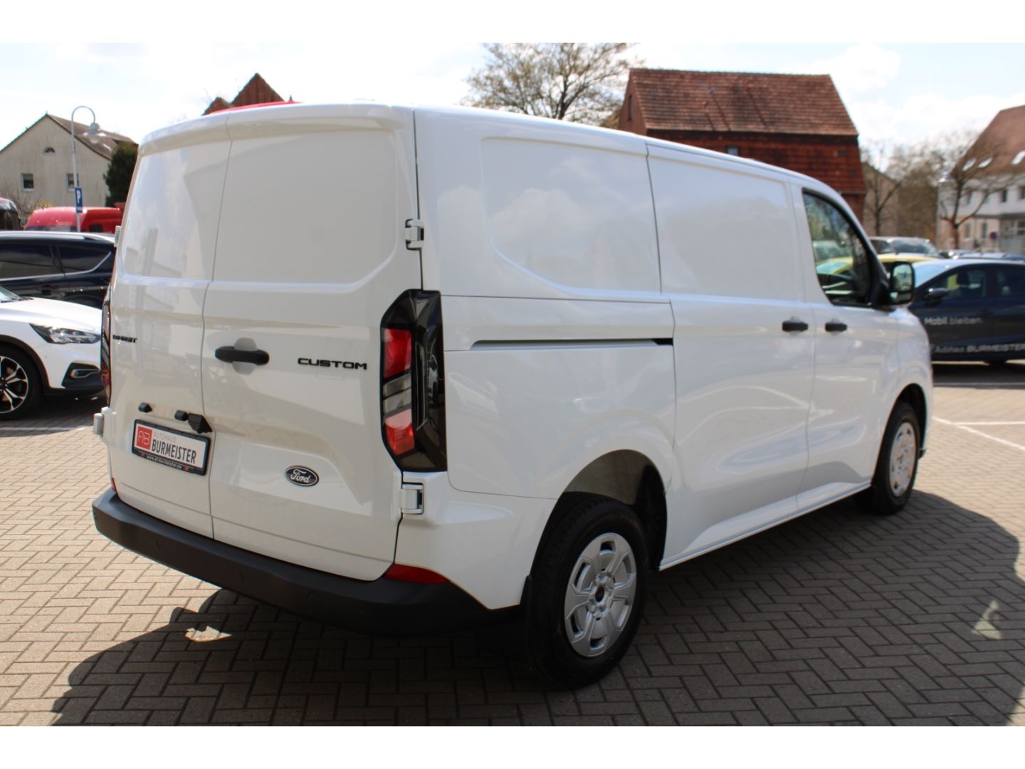Fahrzeugabbildung Ford Transit Custom 320 L1 Trend LED GRA PDC RFK AHK