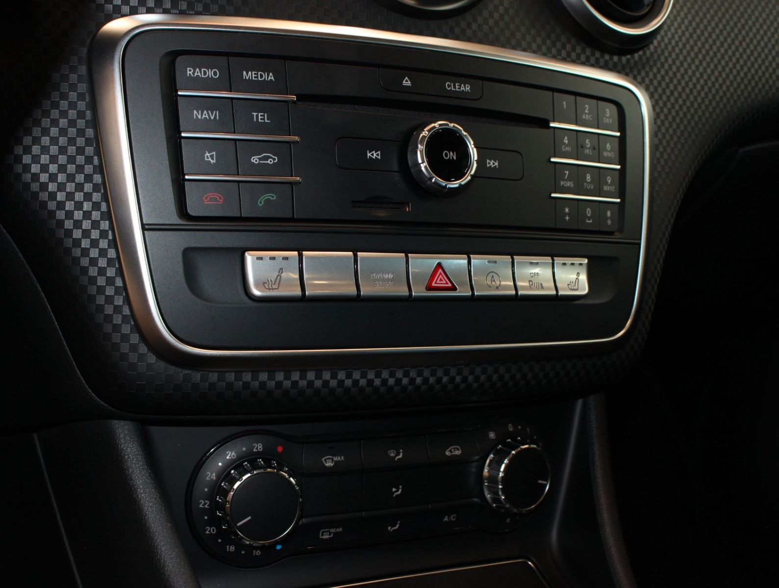 Fahrzeugabbildung Mercedes-Benz A 200 BlueEfficiency Urban 2. Hand*LED*Pano