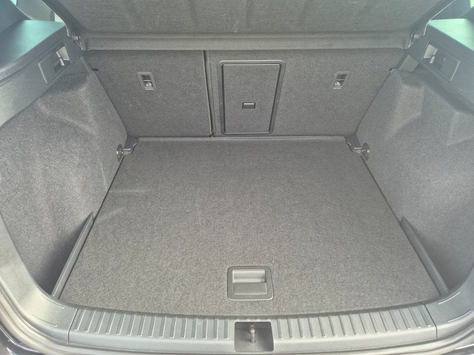 Fahrzeugabbildung CUPRA Ateca 1.5 TSI DSG PANO*DINAMICA*ACC*KAM*AHK*19"