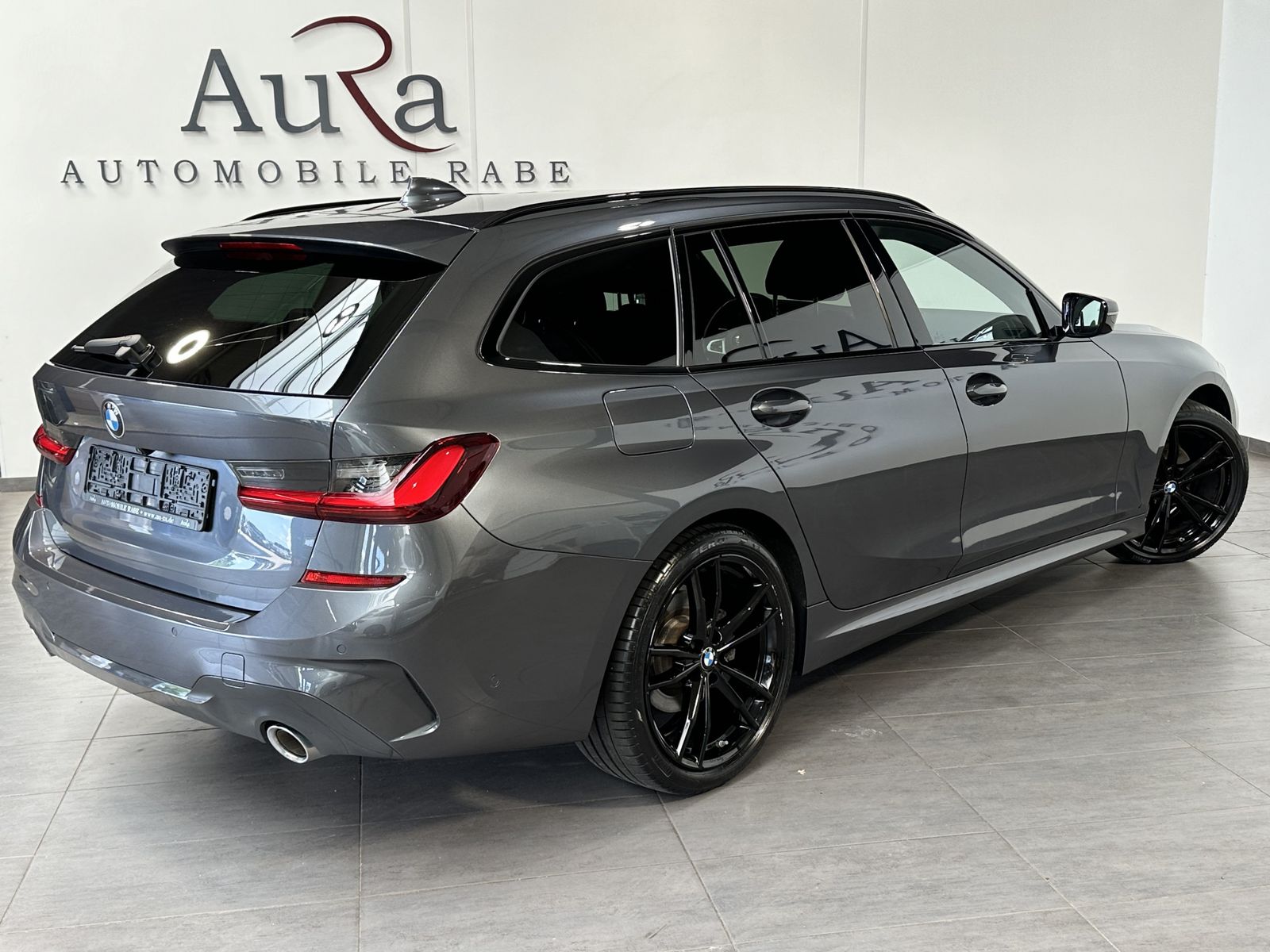 Fahrzeugabbildung BMW 320d Touring M-Sport NAV+LASER+ACC+HEAD-UP+19ZO