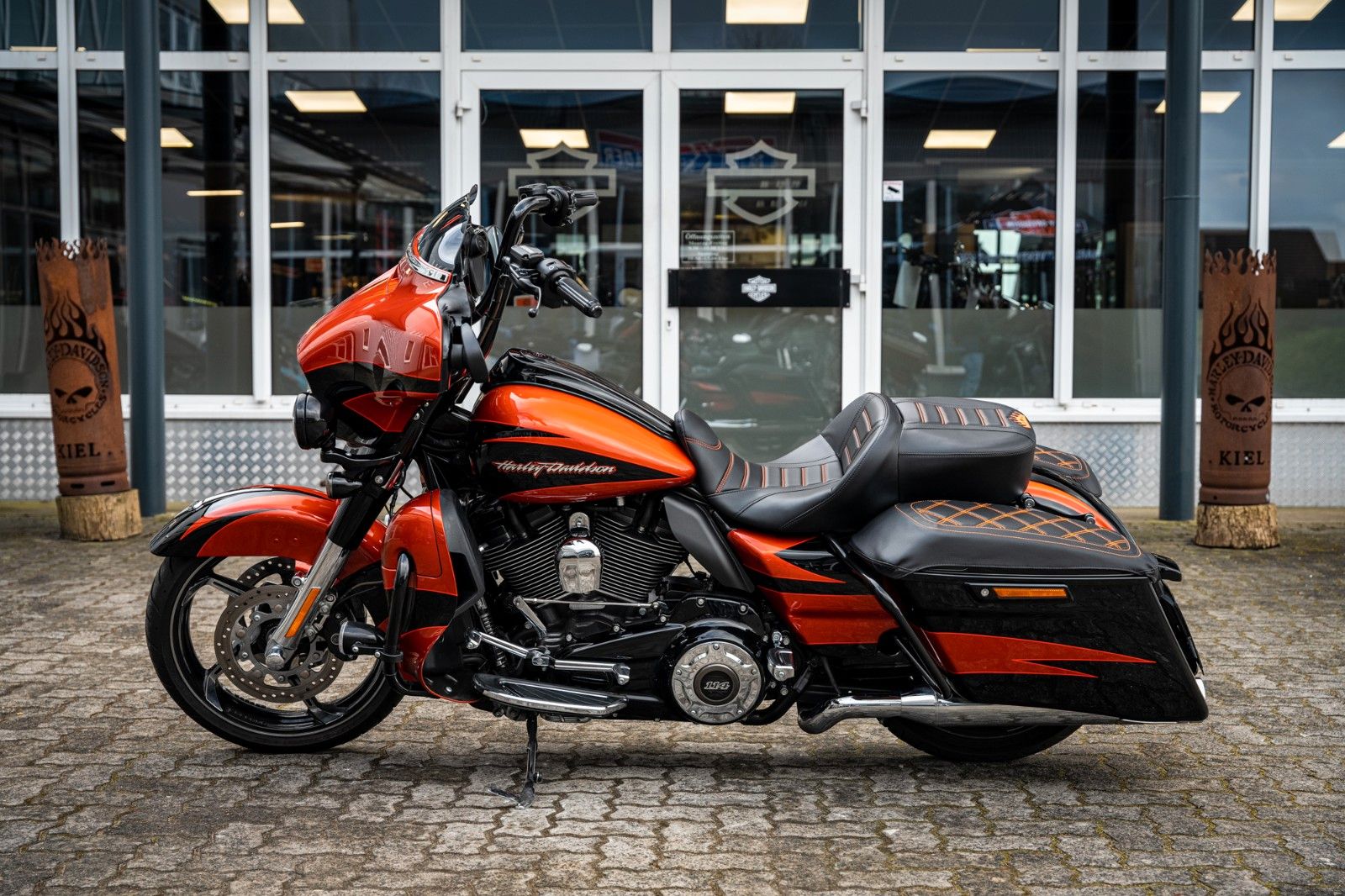 Fahrzeugabbildung Harley-Davidson CVO STREET GLIDE 114 cui FLHXSE - GEPFLEGT -