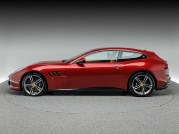2017 Ferrari GTC4LUSSO photo 2