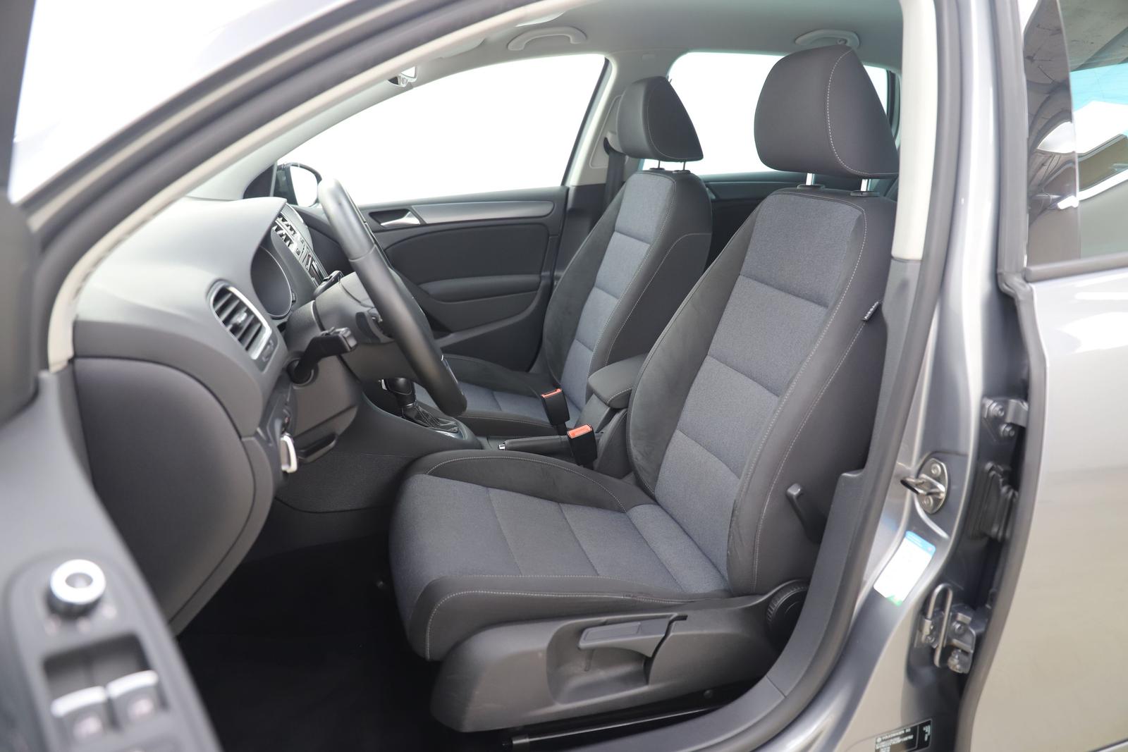 Volkswagen Golf 6 1.2TSI 86PS DSG Style Navi PDC SHZ 1Hand