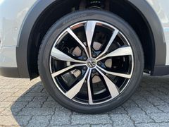 Fahrzeugabbildung Volkswagen T-Cross 1.5 TSI DSG R-Line MATRIX VIRTUAL NAVI A