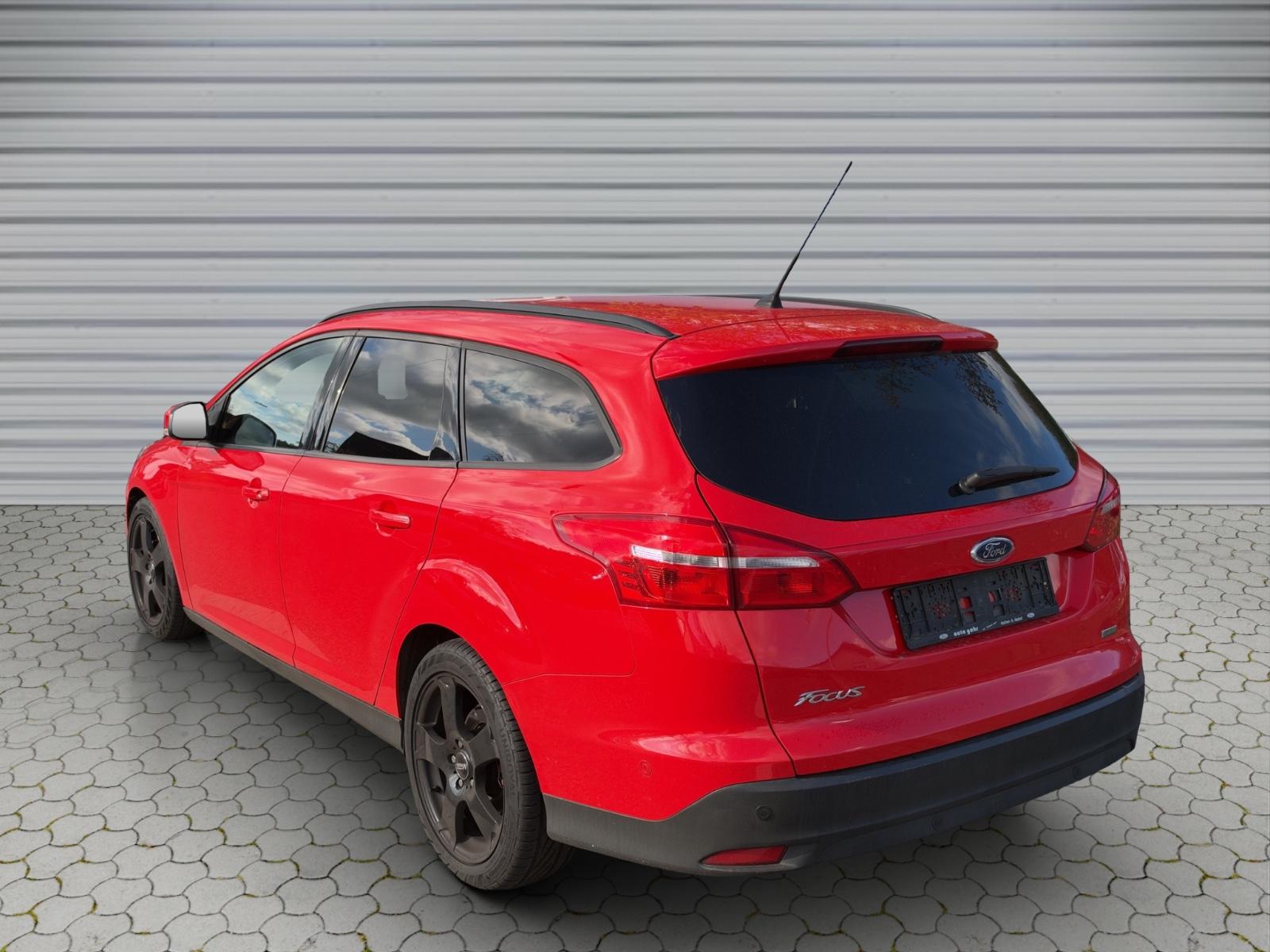Ford Focus 2014 — interior