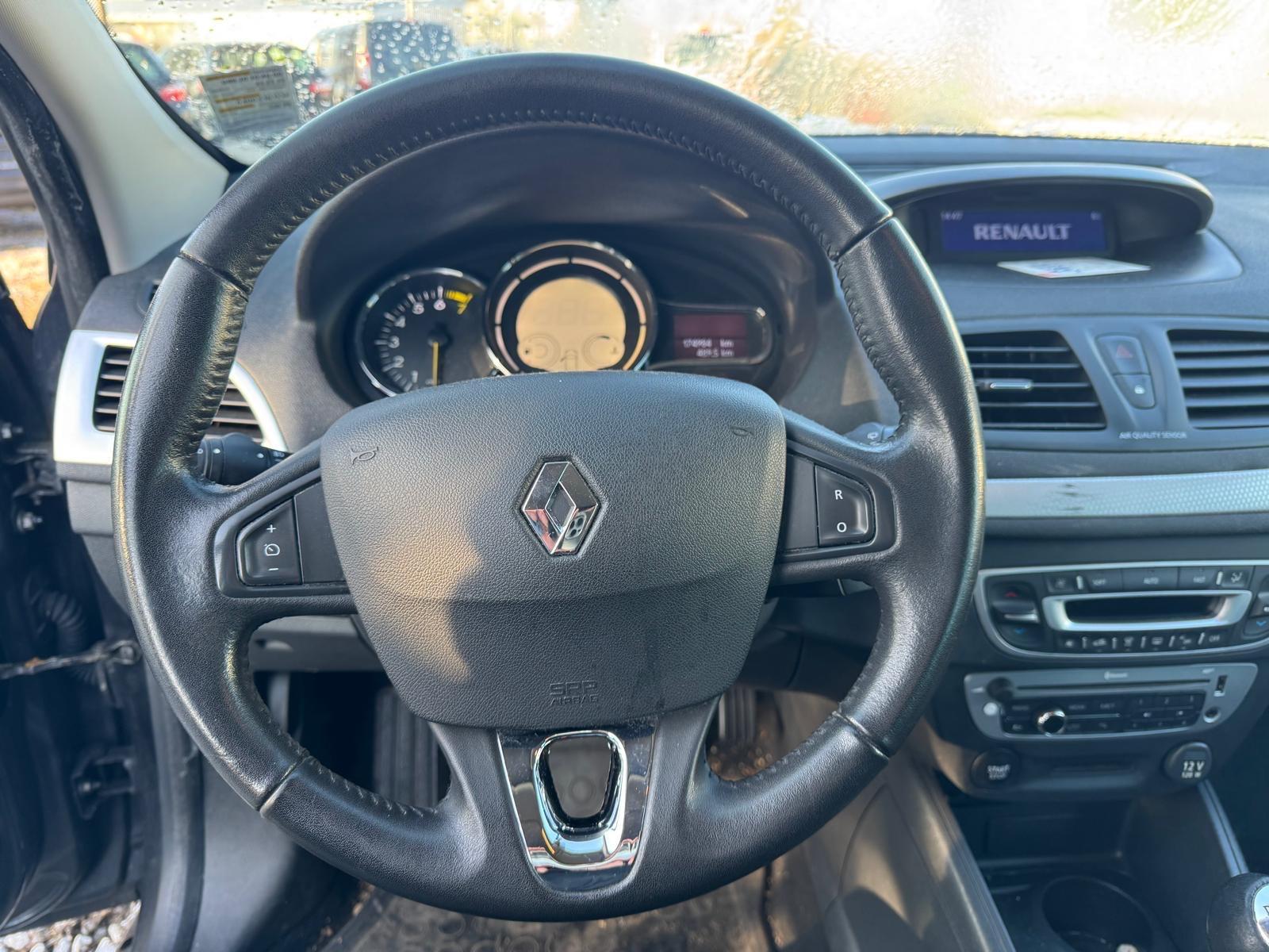 Renault Megane 2013 — photo 16