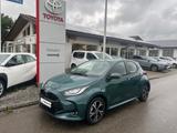 Toyota Yaris Hybrid Teamplayer*Comfort&Safety Paket*AHK - Toyota Yaris: Grün