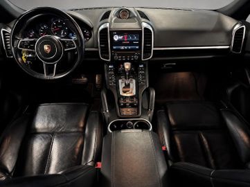 Porsche Cayenne - 12