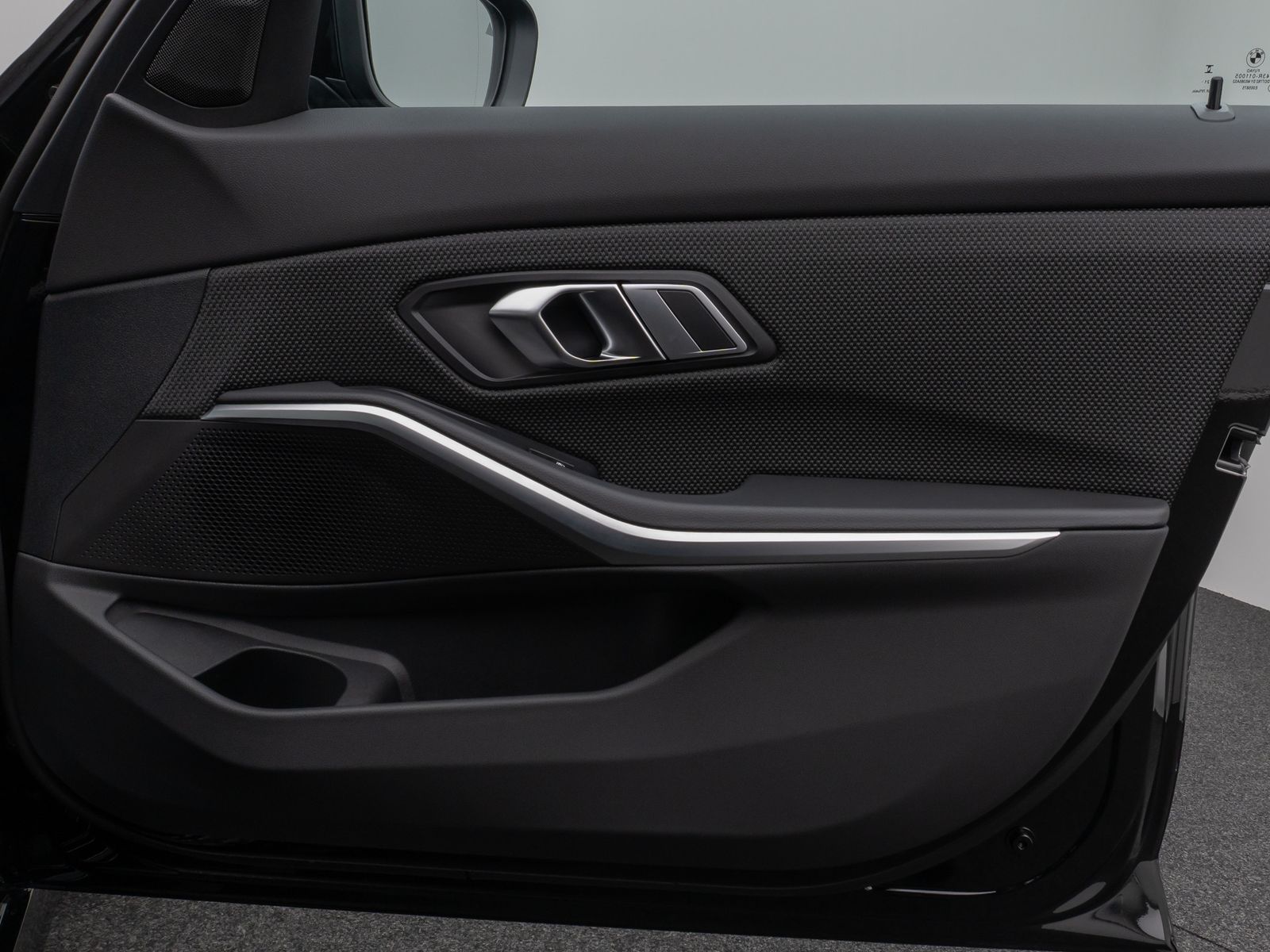 Fahrzeugabbildung BMW 320e Kamera DAB HiFi Lenkradheizung Alarm Parkas