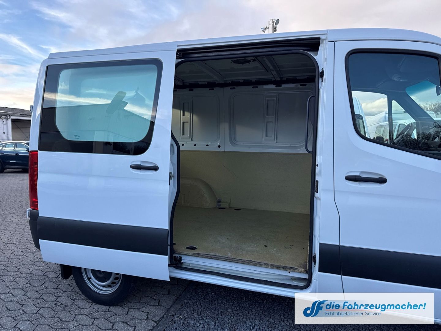 Fahrzeugabbildung Mercedes-Benz Sprinter III Kasten FWD 214 CDI L1 DAB Rückfah