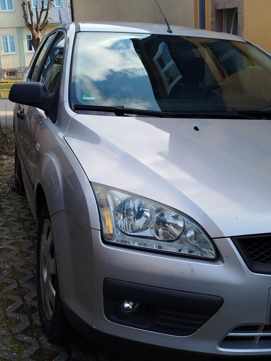 Ford Focus 2005 — engine 86 HP (63kW)