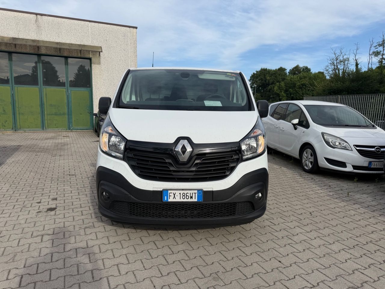 Renault Trafic - 1