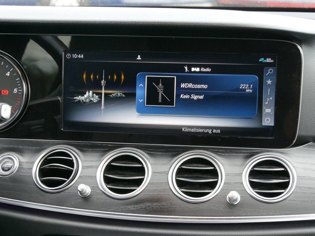 Mercedes-Benz E 300 d Sport Style Automatik  Navi LED AHK CAM 