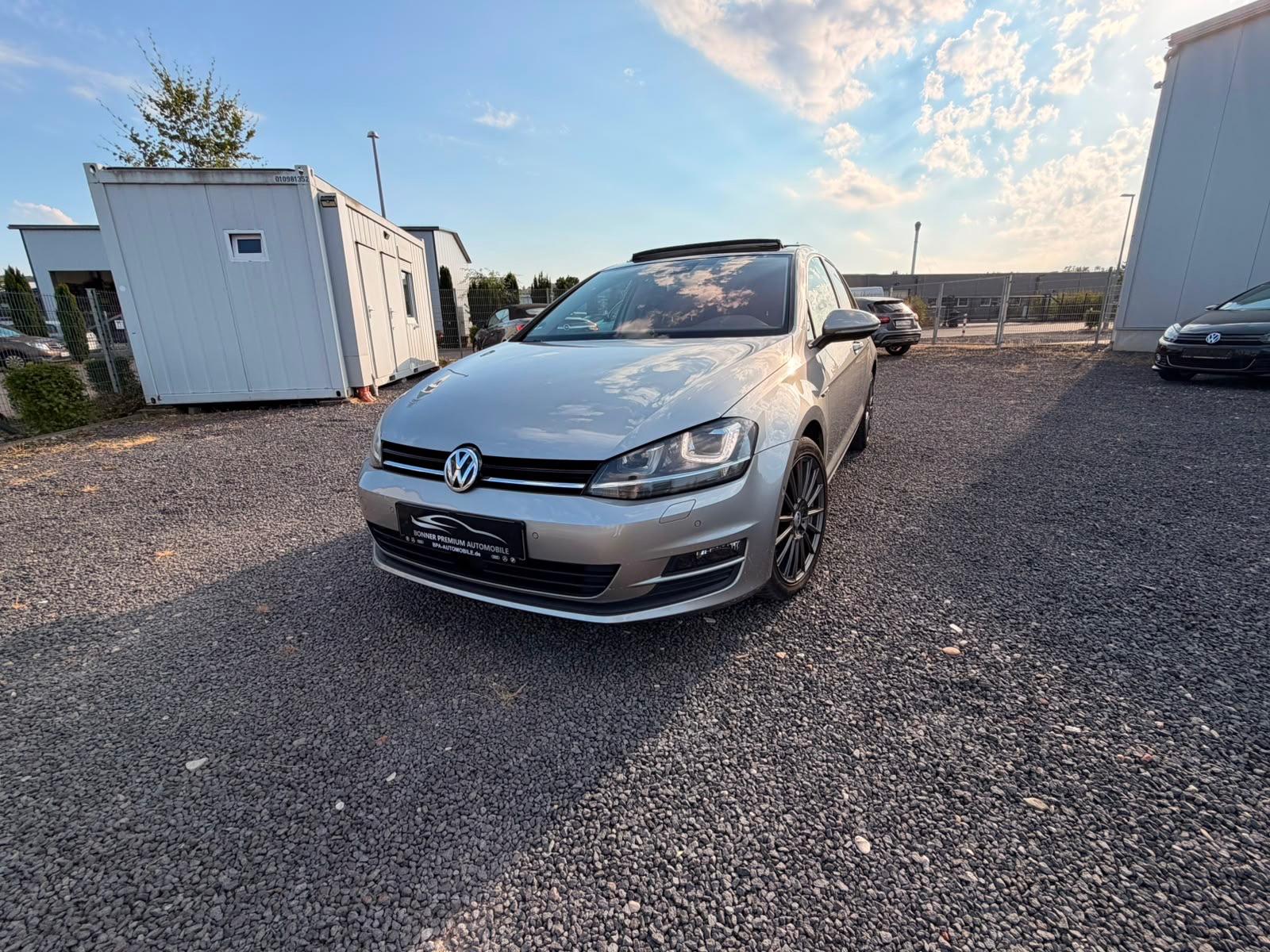 Volkswagen Golf VII Lim. Cup BMT Navi*AHK*RKam