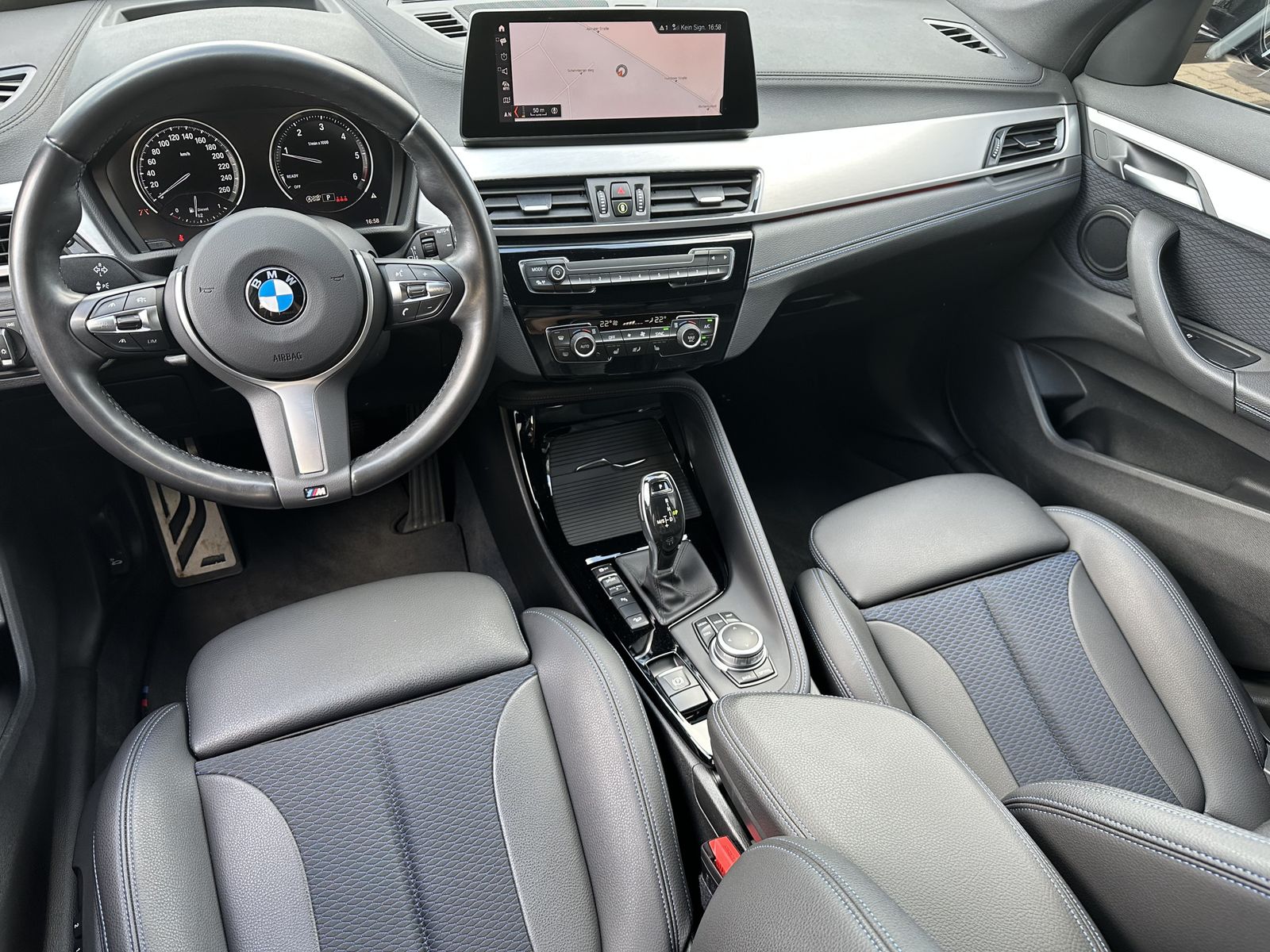 Fahrzeugabbildung BMW X1 xDrive25d M-Sport NAV+LED+AHK+ACC+KAMERA+HIFI