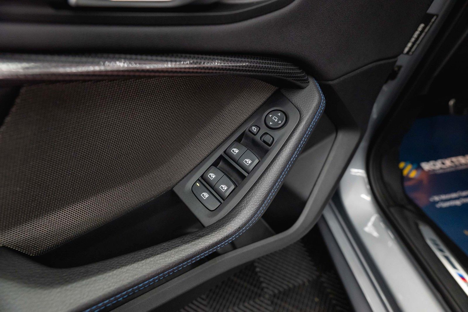 Fahrzeugabbildung BMW M235i xDrive M-Sport Pro Performance Shadow LED