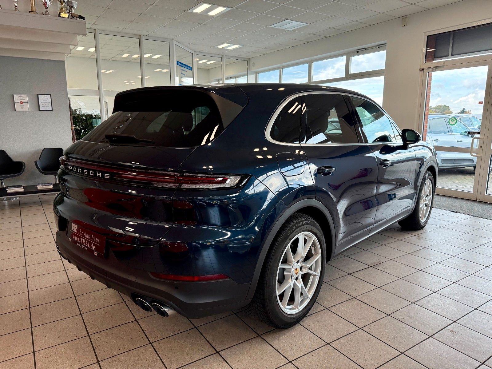 Fahrzeugabbildung Porsche Cayenne V6 Luftfederung/Panorama/HeadUP/BOSE