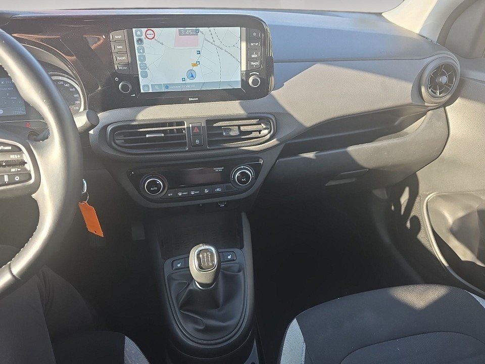 Fahrzeugabbildung Hyundai i10 1.0i Trend Komfortpaket Navi