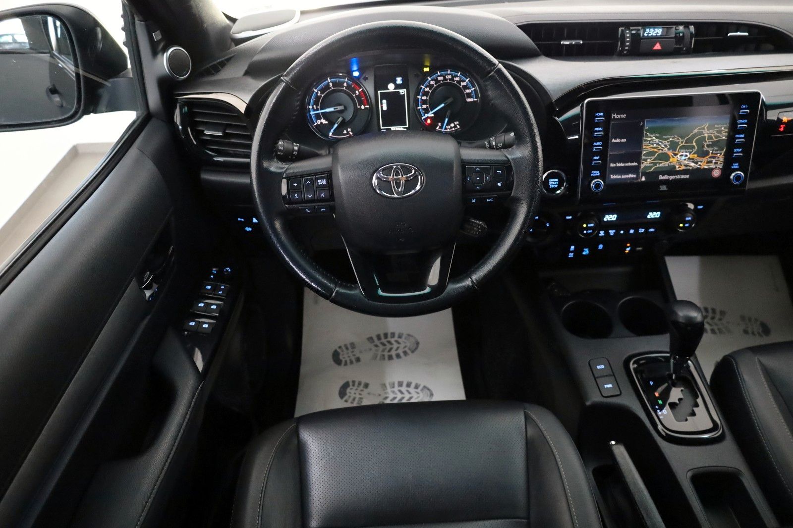 Fahrzeugabbildung Toyota Hilux 2.8 D-4D Invincible,4x4 Doka,CarPlay,Rollo