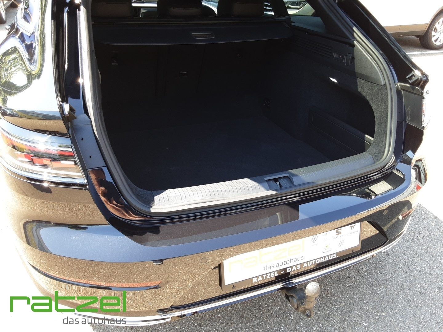 Fahrzeugabbildung Volkswagen Passat Variant Business 2.0 TDI DSG ACC Navi Pan