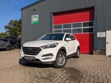 Hyundai Tucson blue Classic 2WD - weiße Hyundai TUCSON