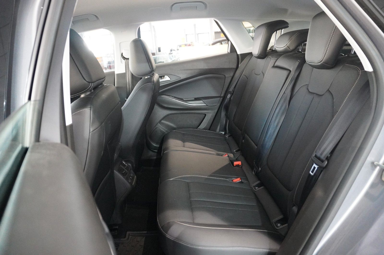 Fahrzeugabbildung Opel Grandland 1.5D ELEGANCE NAVI/LED/KAMERA/SPORT/SH