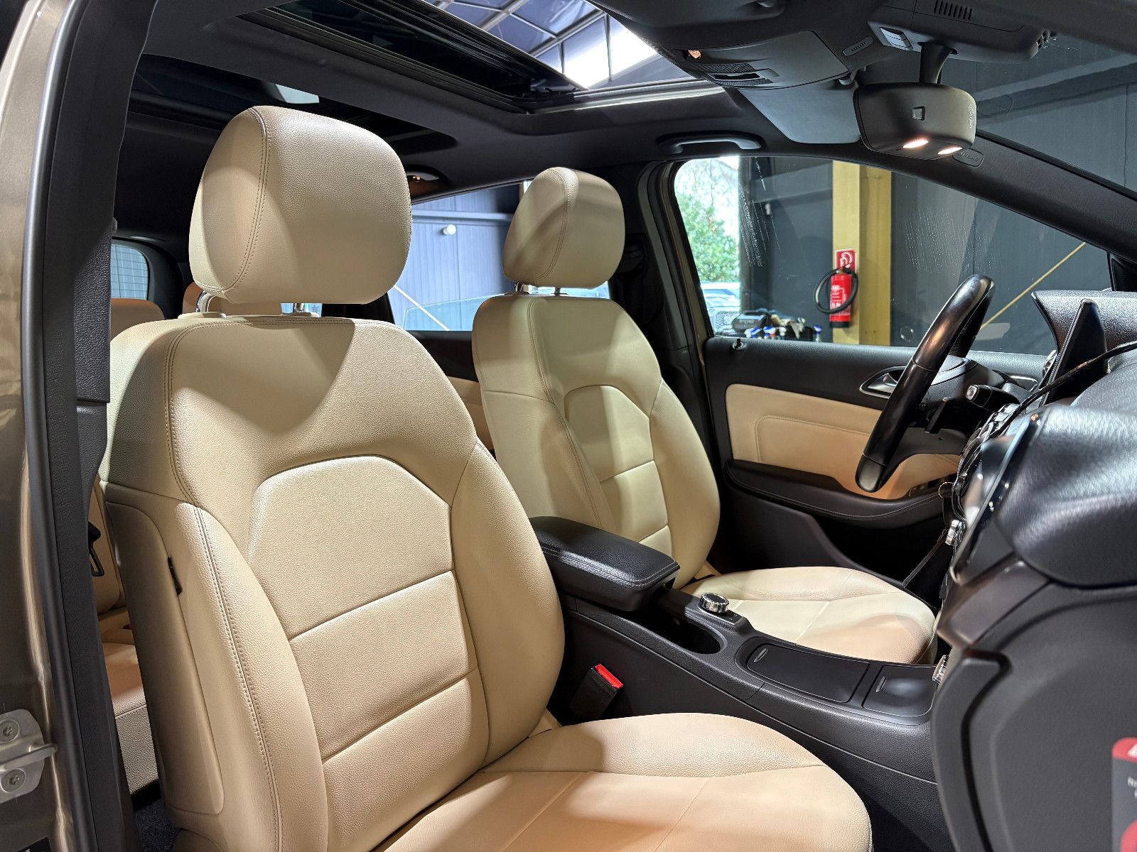 Fahrzeugabbildung Mercedes-Benz B 200/PANO/MEMORY/KLIMA/CAR-PLAY/2.HAND/KAMERA