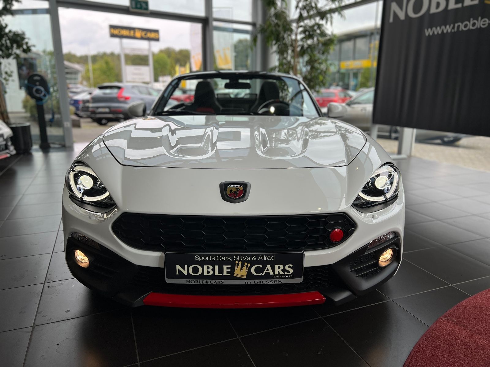 Fahrzeugabbildung Abarth 124 Spider Turbo Turismo LED LEDER