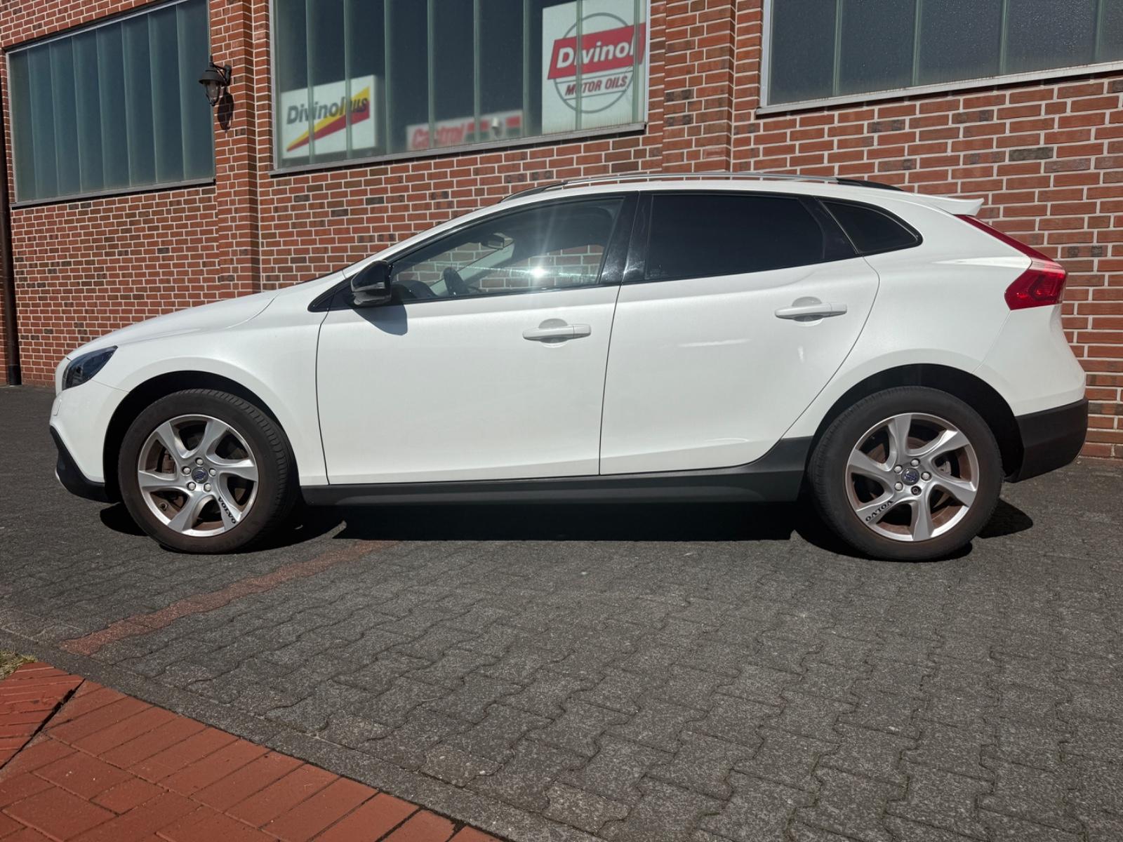 Volvo V40 Cross Country Momentum LED