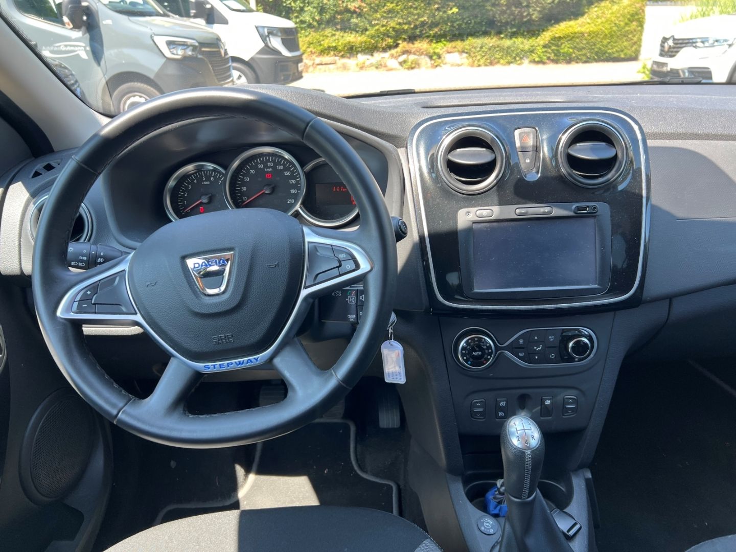 Fahrzeugabbildung Dacia Sandero II Stepway Celebration TCE 100 ECO-G Nav