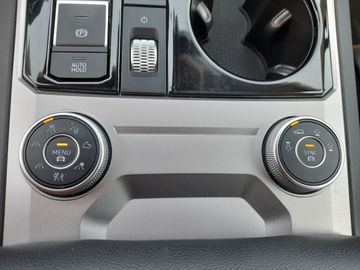 Volkswagen Touareg - 8