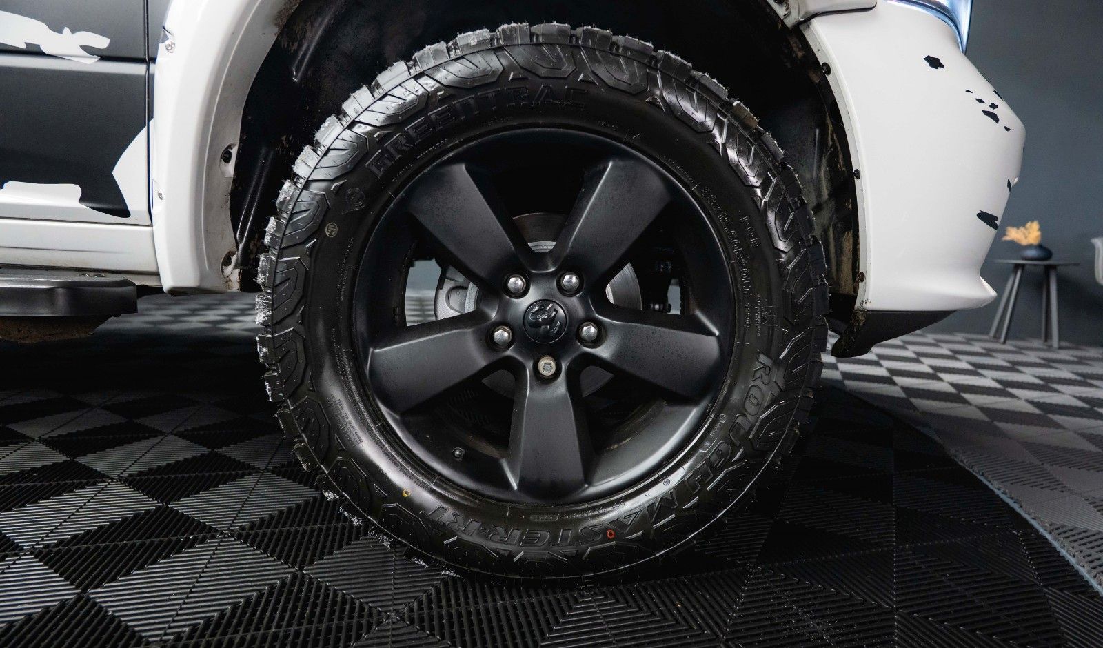 Fahrzeugabbildung Dodge RAM 5.7 V8 HEMI 4x4 OFFROAD Night-Paket *LED*AHK