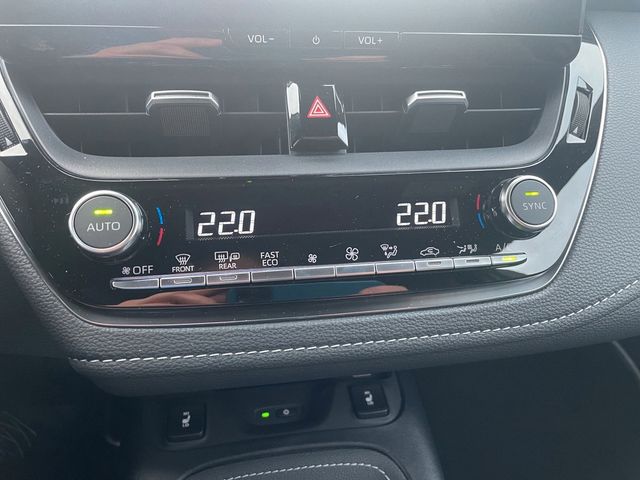 Toyota Corolla TS 1.8 Hybrid Team D *2xPDC*LED*SHZ*NAV*