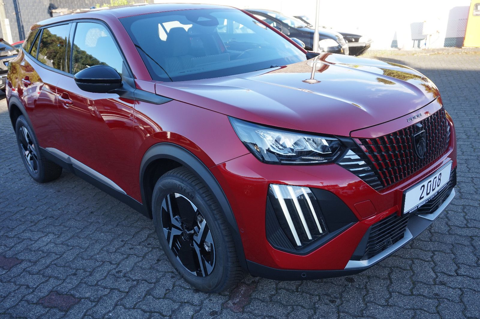 Peugeot 2008 Hybrid 145 Allure Automatik Navi/2 Kameras imagem 3