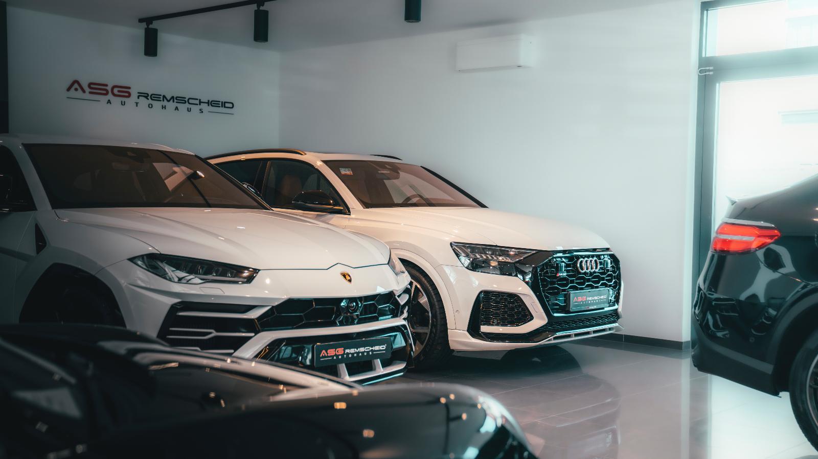 showroom-image-top