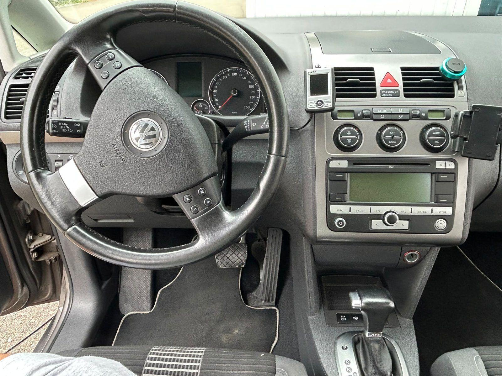 Volkswagen Touran 2008 — photo 10