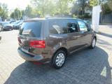 Volkswagen Touran Trendline (Steuerkette NEU) - gebrauchte VW Touran aus dem Jahr 2011