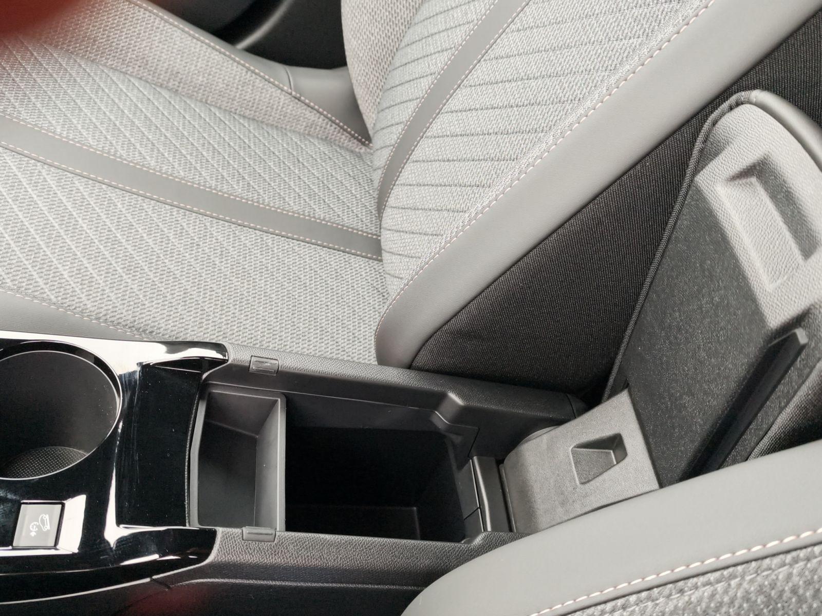 Peugeot 2008 Allure 100 Deutsches Fahrzeug Fast Vollauss