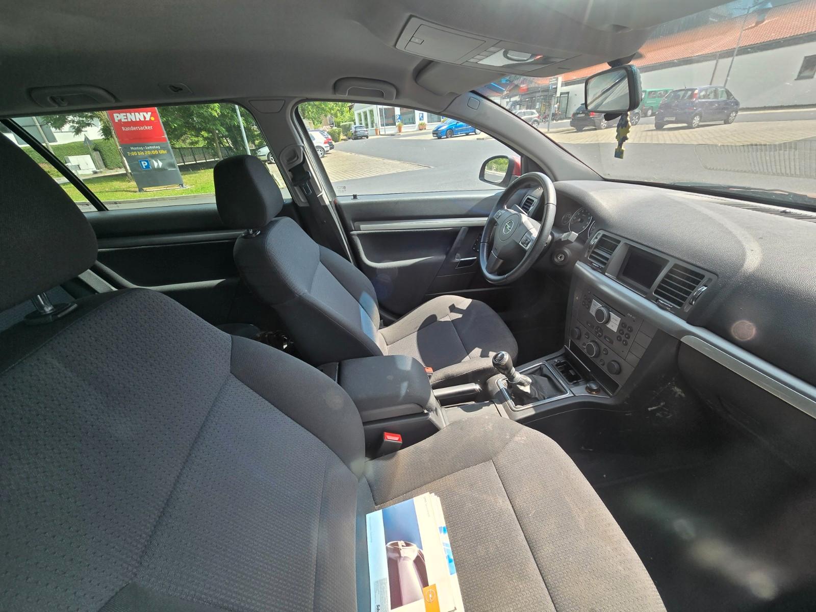 Opel Vectra 2007 — rear view