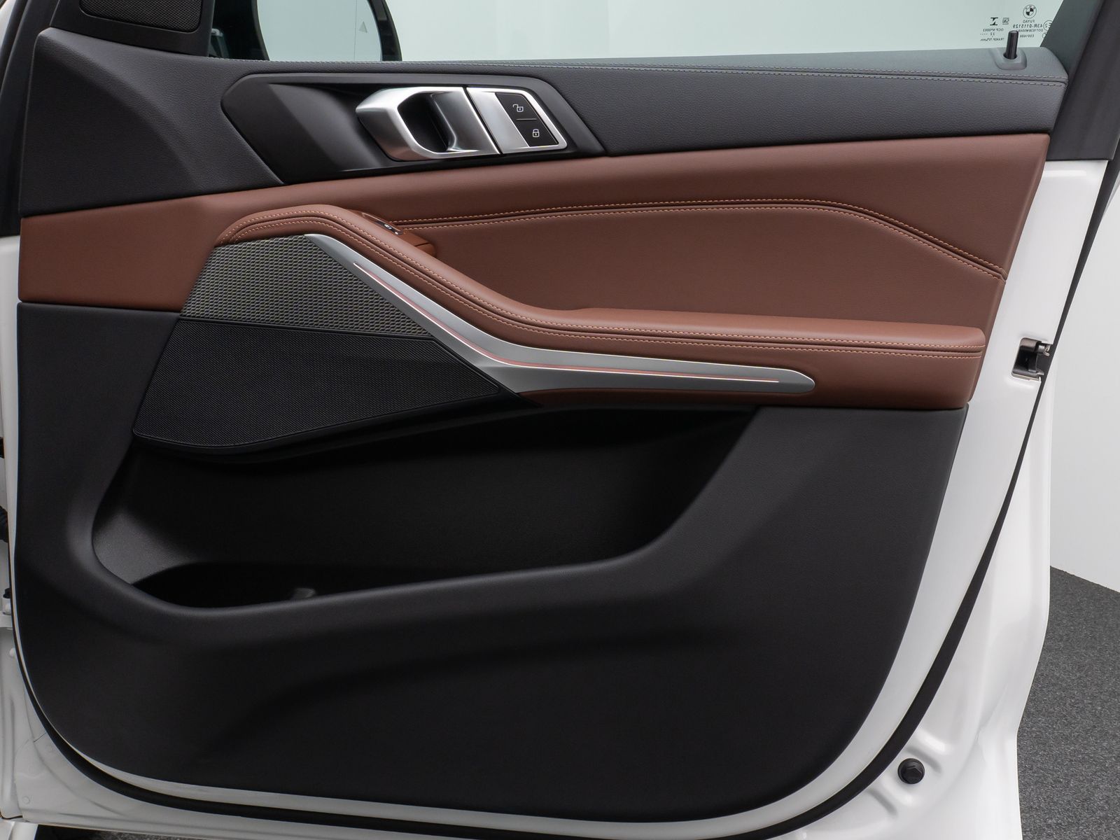 Fahrzeugabbildung BMW X5 xD30d M Sport Panoram Kamera HUD DAB HiFi 21"