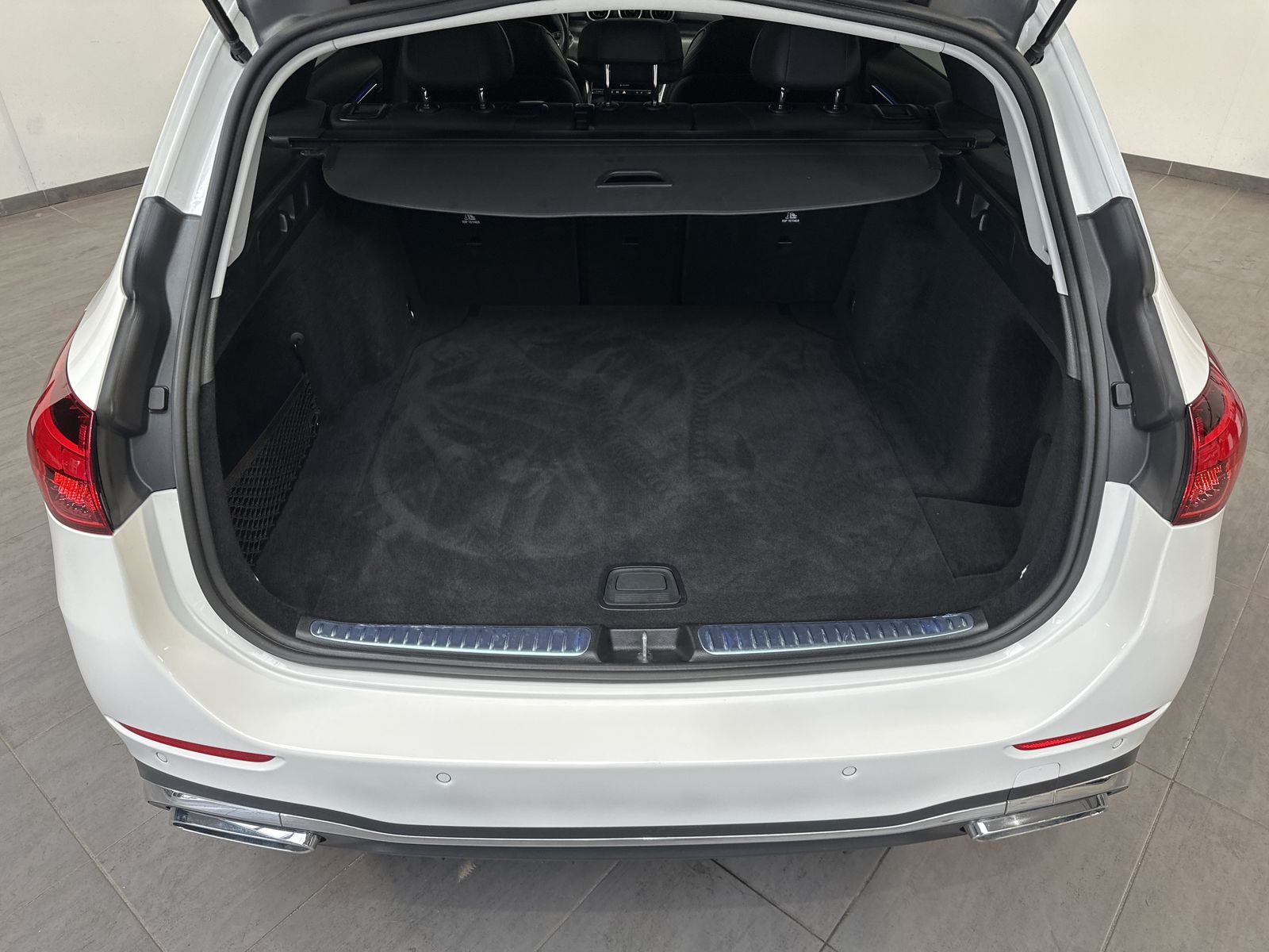 Fahrzeugabbildung Mercedes-Benz C 220d T 4M AMG-Line NAV+LED+ACC+360°+STANDHEIZU