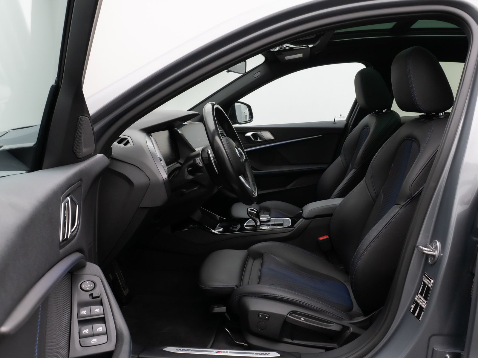 Fahrzeugabbildung BMW 120i M Sport Panorama DAB HiFi Fernlichta 18Zoll