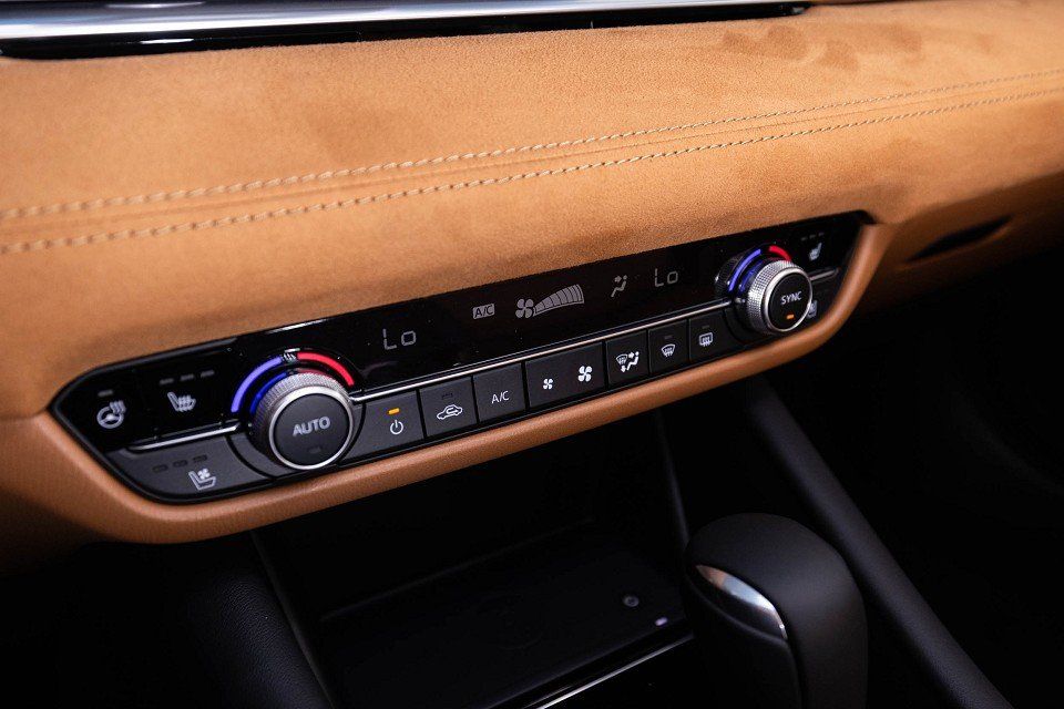 Fahrzeugabbildung Mazda 6 Kombi 2.5i 194PS A/T 20THANNIVERSARY SUNR