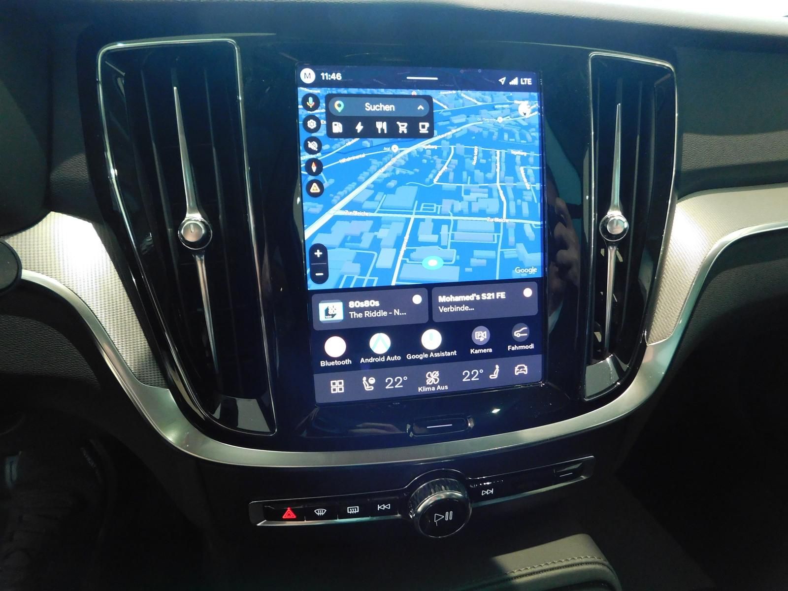 Fahrzeugabbildung Volvo V60 T6 AWD Plus Dark