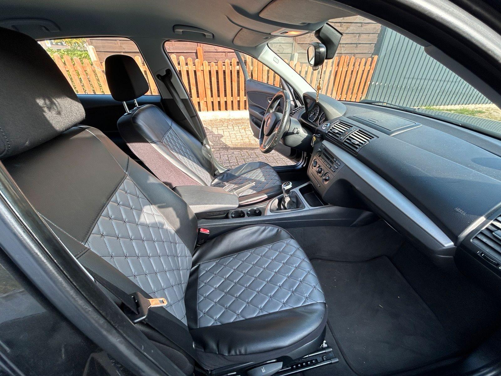 BMW 118 2007 — interior