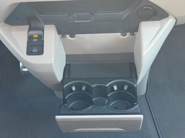 Volkswagen T7 Multivan 2.0 TDI Goal DSG Navi Kamera SHZ