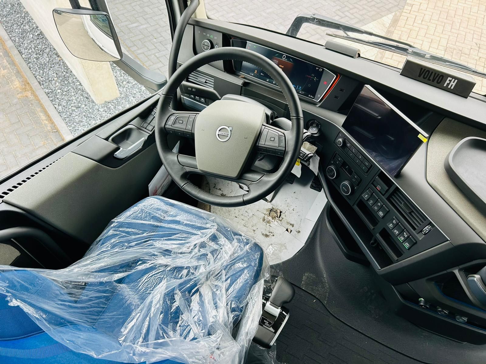 Fahrzeugabbildung Volvo FH 500 8x2 Arbeitsbühnen Transporter LBW 9t