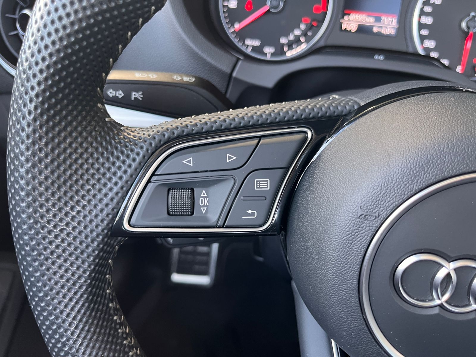 Fahrzeugabbildung Audi A3 Cabriolet 35 TFSI S line sport LED NAV PDC