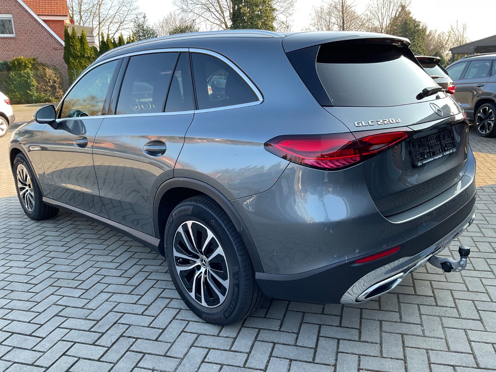 Fahrzeugabbildung Mercedes-Benz GLC 220 d 4M,AHK,Kamera,Leder,CarPlay