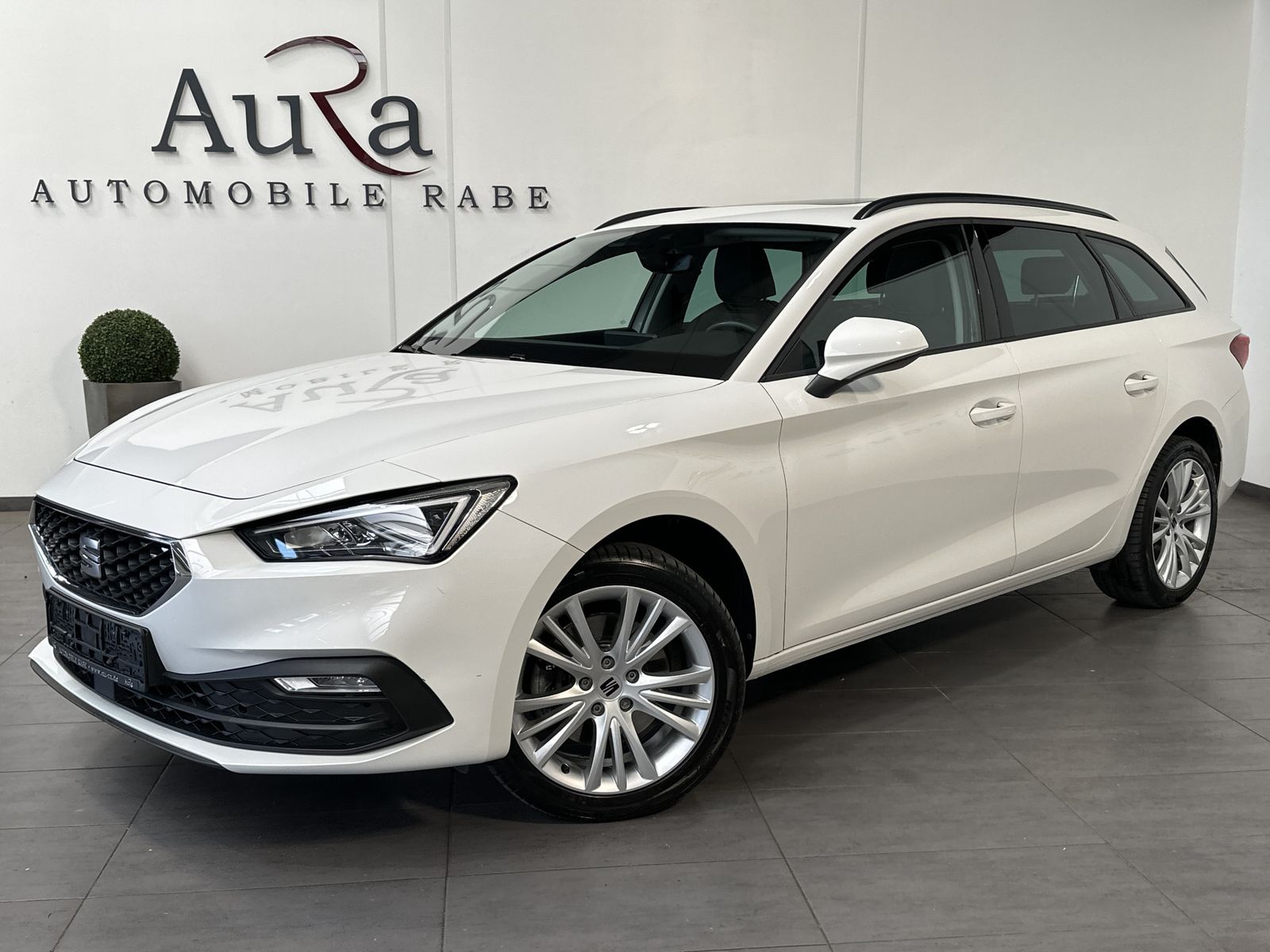 Fahrzeugabbildung SEAT Leon SpT 2.0 TDI DSG NAV+LED+V-COCKPIT+ACC+PANO